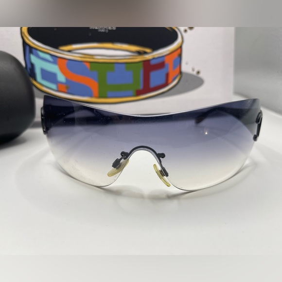 FIRM - Authentic Chanel Ombré Sunglasses - Picture 3 of 16